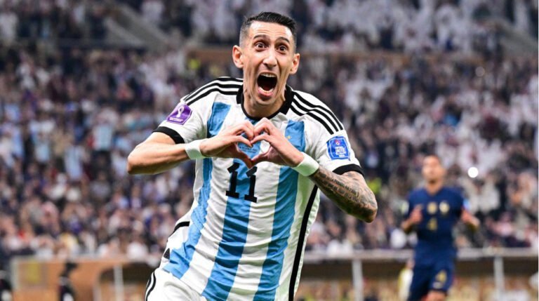 angel di maria en accion futbolistica