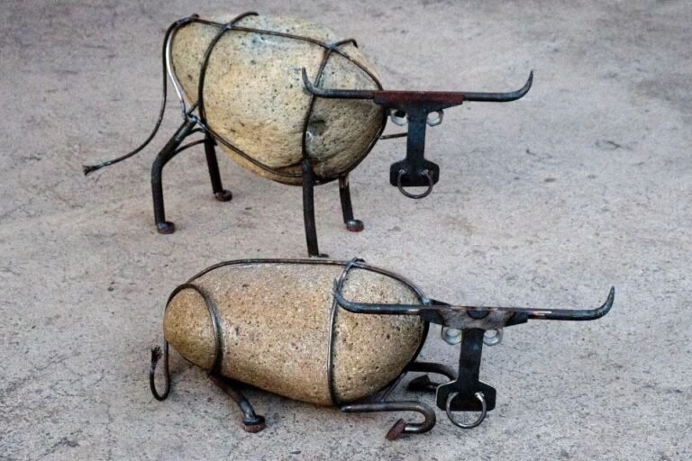 artesanias de hierro y madera decorativas