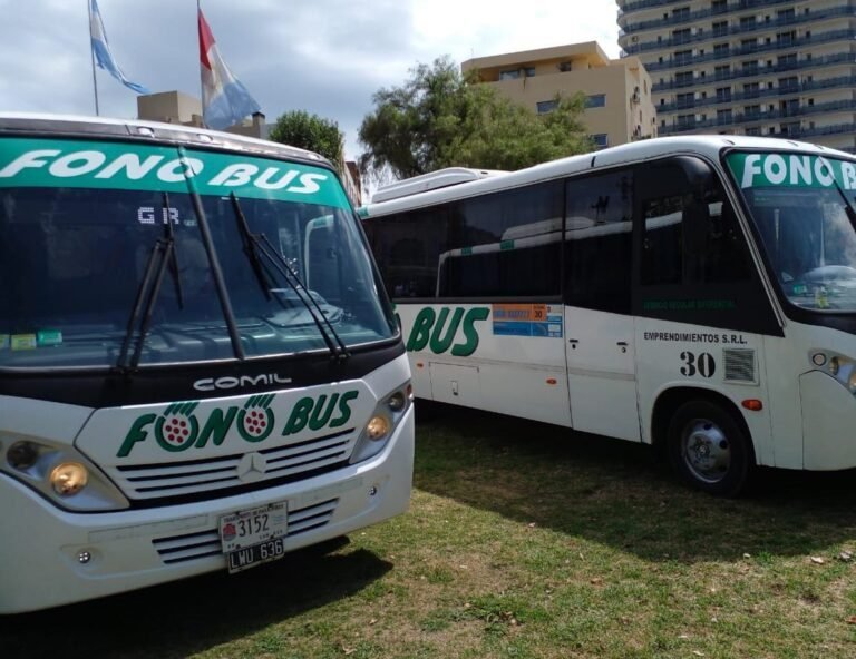 autobus en ruta hacia carlos paz