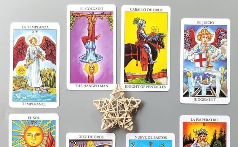 Qué significado tiene cada carta del tarot y cómo se interpreta 7 baraja de tarot con cartas variadas