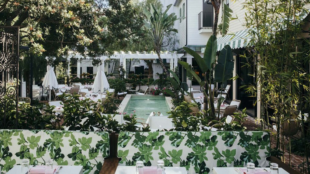 Qué servicios y características ofrecen los bungalows en San Vicente, West Hollywood 4 Qué servicios y características ofrecen los bungalows en San Vicente, West Hollywood