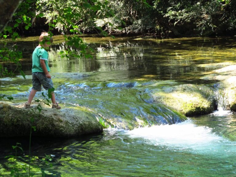 Dónde encontrar los mejores campings en el Río Azul, Valle Grande 22 camping junto al rio con naturaleza exuberante