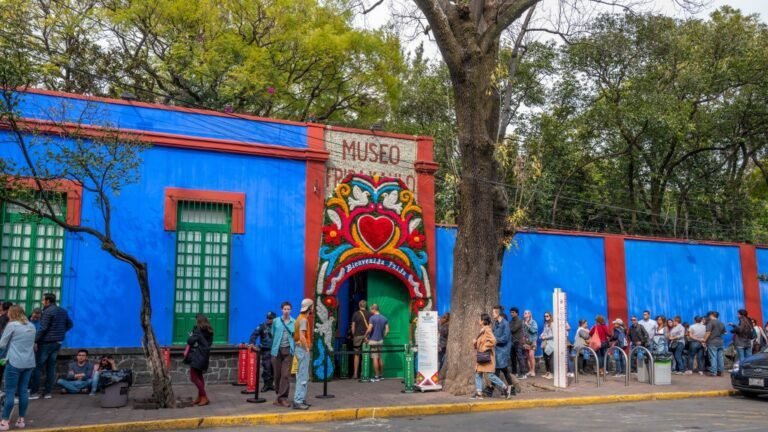 casa azul en coyoacan ciudad de mexico