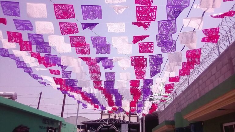 decoraciones de semana santa en la calle