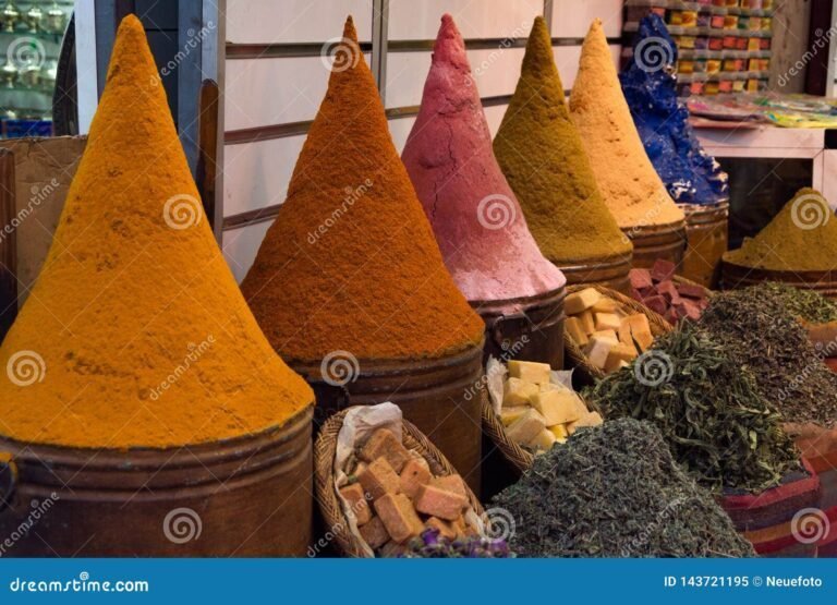 Para qué se usa el clavo de olor en la cocina y la medicina 16 especias y hierbas en un mercado colorido 1