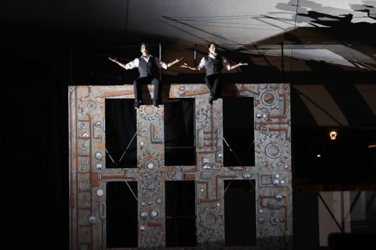 Cómo comprar entradas para el circo de Flavio Mendoza online 22 familia disfrutando de un espectaculo circense