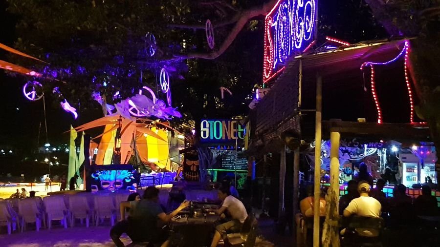 Dónde encontrar los mejores lugares de Ibiza House en Phi Phi Island 4 Dónde encontrar los mejores lugares de Ibiza House en Phi Phi Island