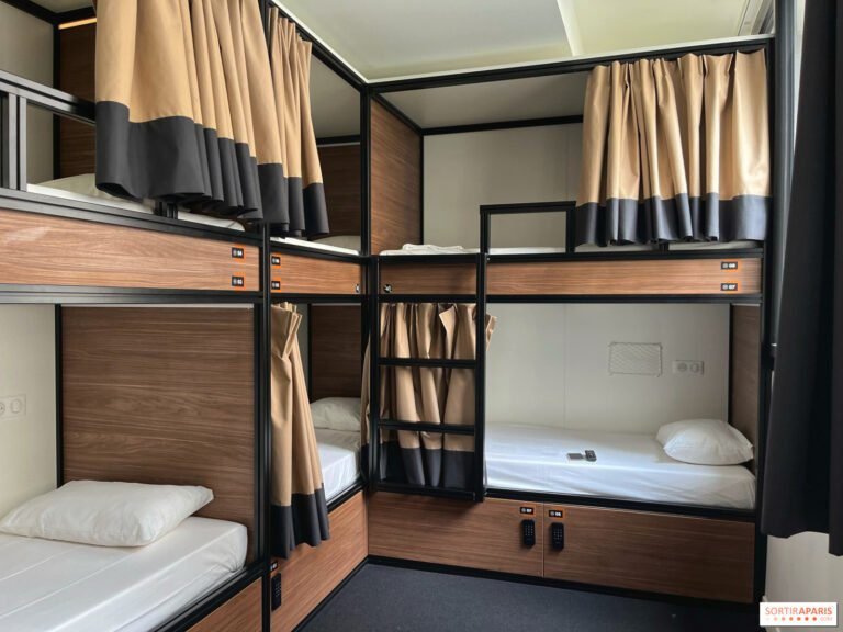 habitaciones acogedoras en un albergue moderno