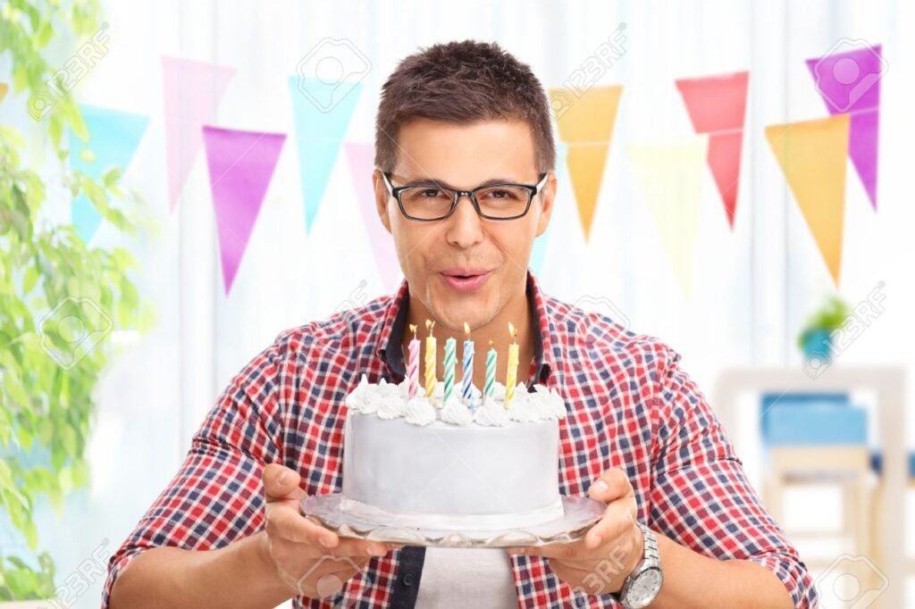 Qué mensajes originales incluir en una tarjeta de cumpleaños para un hombre joven 8 Qué mensajes originales incluir en una tarjeta de cumpleaños para un hombre joven