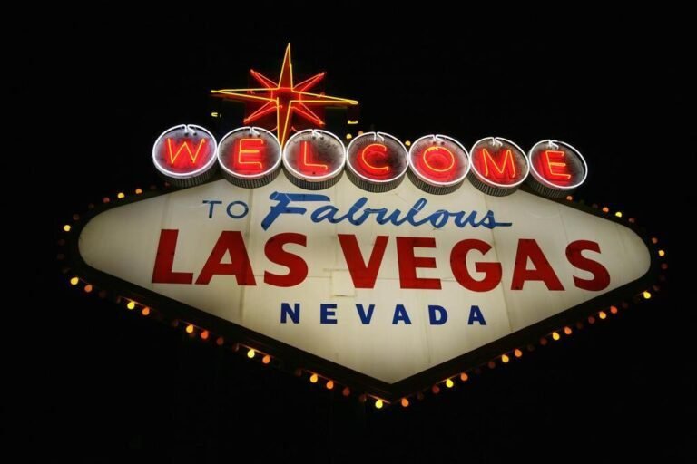 letrero welcome to las vegas iluminado 1