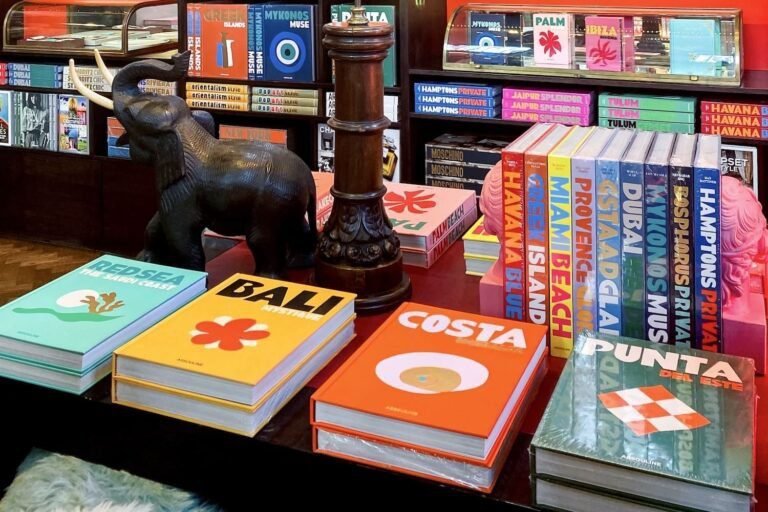 libros apilados con un ambiente limpio