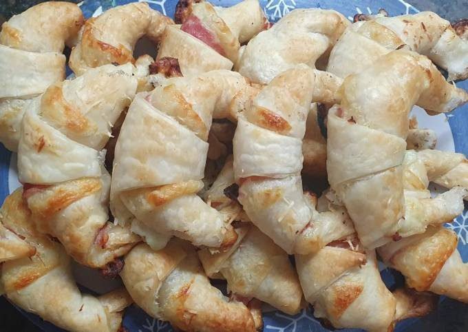 Cómo preparar deliciosas medialunas con jamón y queso