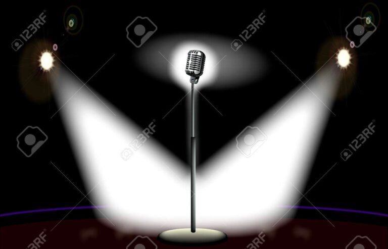 Quiénes son los finalistas de La Voz Argentina este año 10 microfono en un escenario iluminado