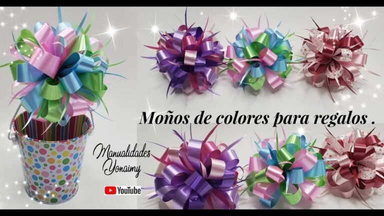 monos de cinta coloridos sobre regalos