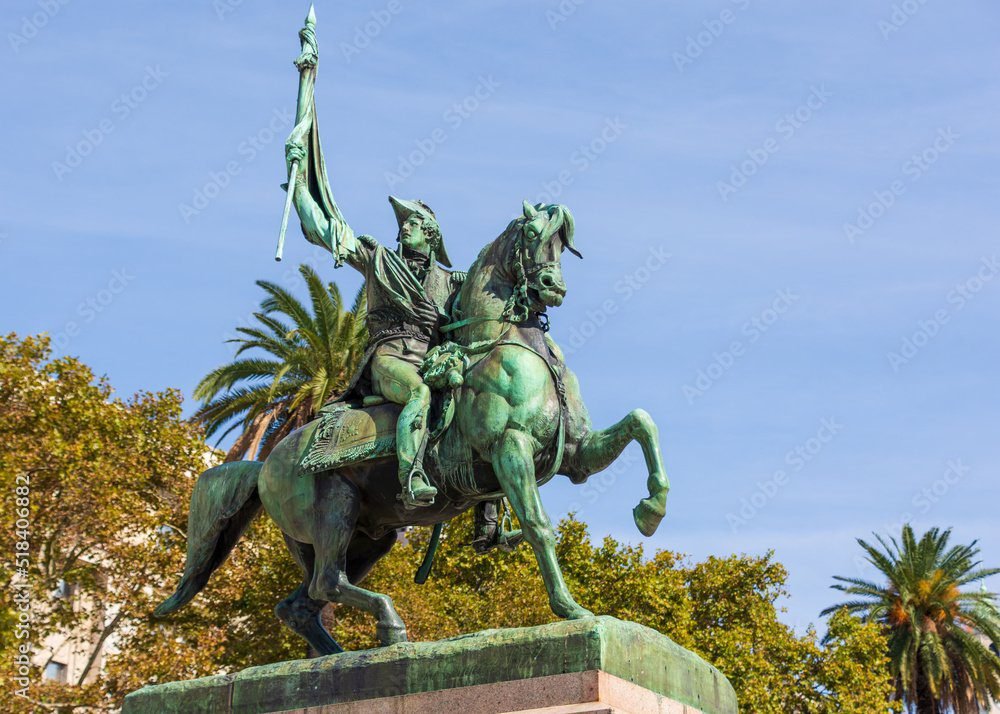 Dónde se encuentra el monumento al General Manuel Belgrano en Argentina