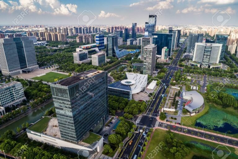 naturaleza y ciudad en armonia