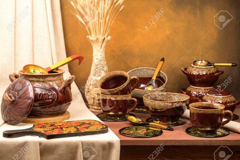 Son las ollas de barro una buena opción para cocinar 24 ollas de barro sobre una mesa rustica