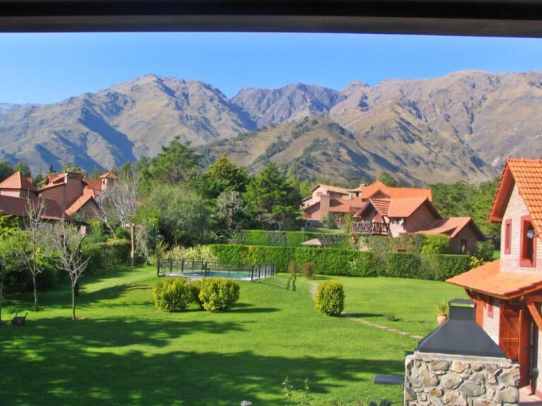 paisaje de merlo san luis con casas