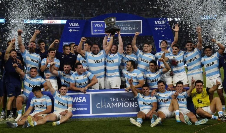 Los Pumas han ganado algún Mundial de Rugby 16 pumas celebrando una victoria en rugby