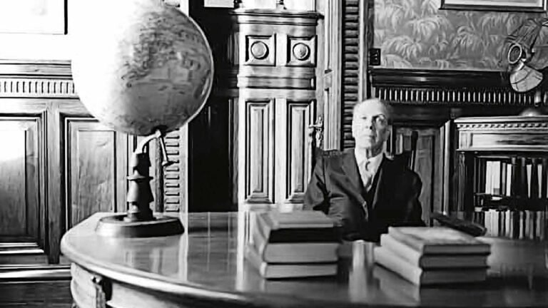 retrato de jorge luis borges en su biblioteca 1