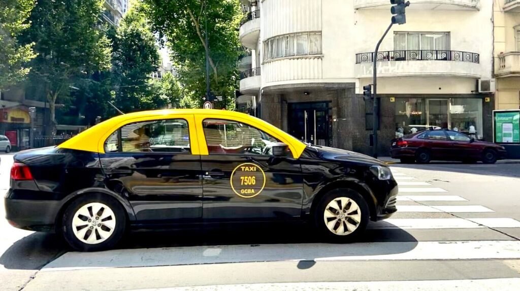 Cuánto es la tarifa por kilómetro de un taxi en Argentina 1 taxi en la ciudad de buenos aires