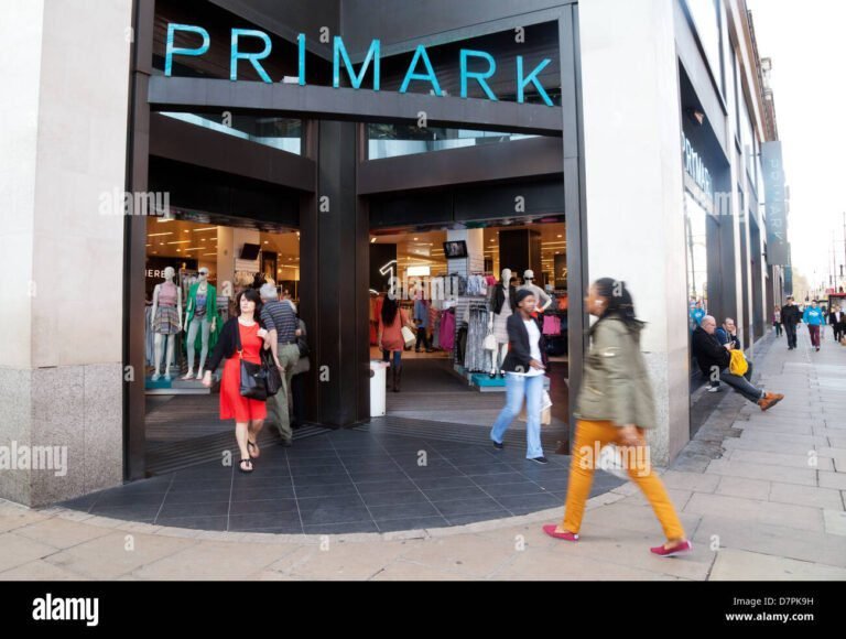 Qué ofertas y productos se encuentran en Primark de Oxford Street, Londres 11 tienda primark en oxford street londres