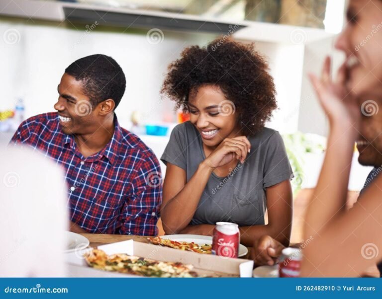 un grupo de amigos disfrutando el fin de semana 1