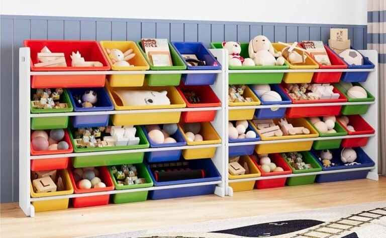 Qué tipos de juguetes ofrece El Niño Feliz en Neuquén 26 variedad de juguetes coloridos en estanteria