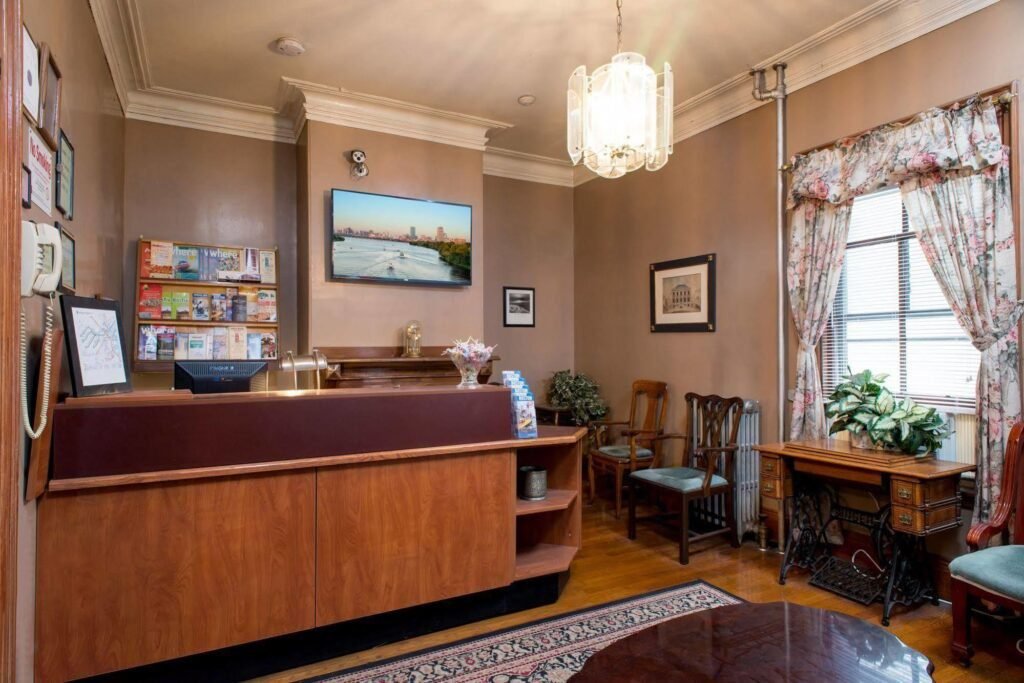 Dónde se encuentra The Farrington Inn en Boston, MA 1 vista exterior del farrington inn en boston