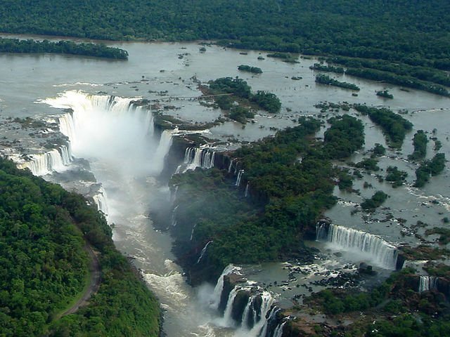 vista panoramica de las cataratas del iguazu