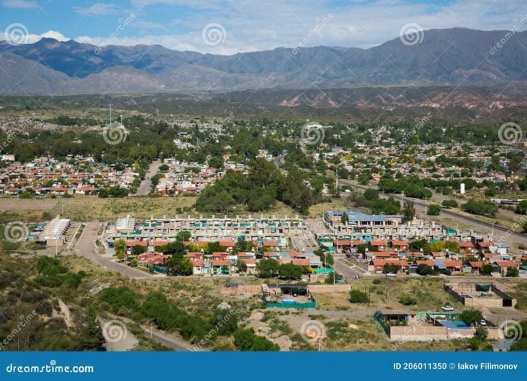 vista panoramica de mendoza con casas